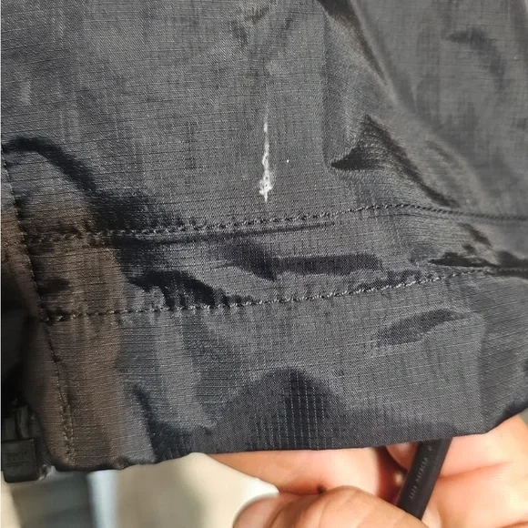 Patagonia Black Windbreaker Jacket Lightweight Weather-Resistant - Picture 6 of 6